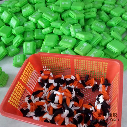 东莞硅胶制品工厂现模供应食品级硅胶牙套 硅胶运动牙套定做 东莞市